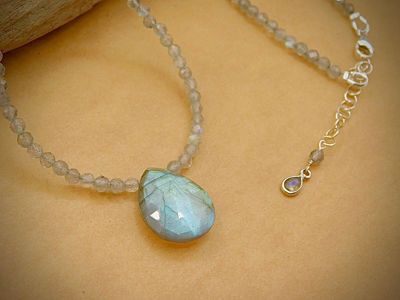 Naty Labradorite Drop Necklace